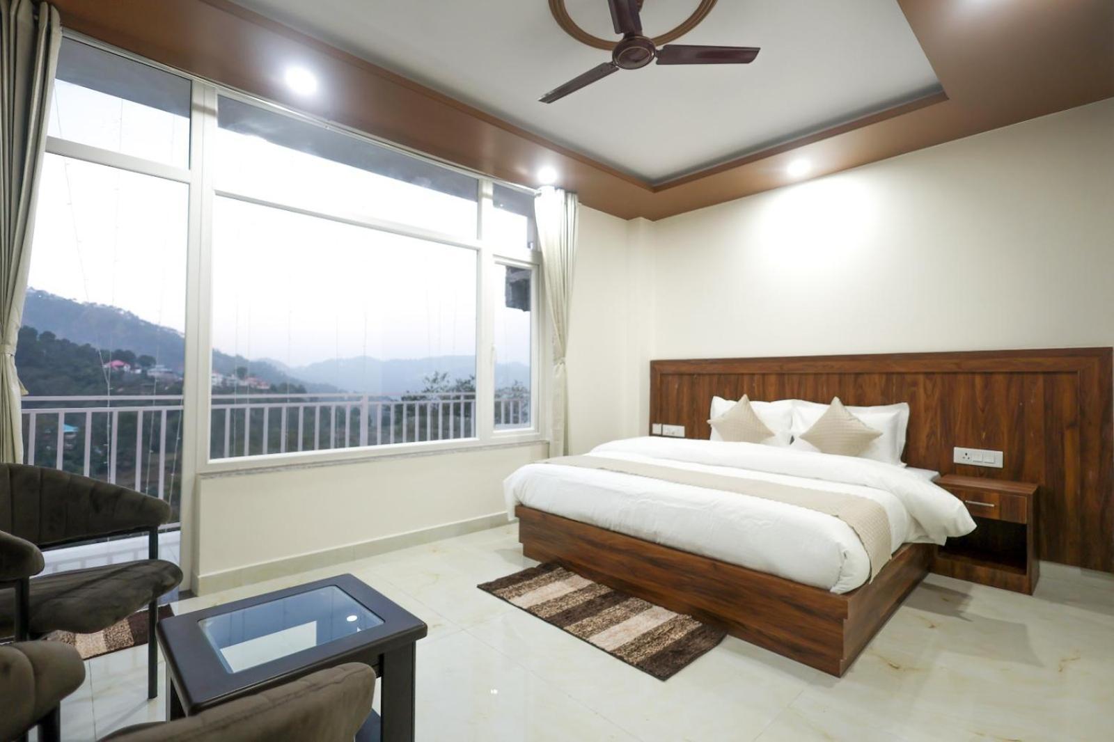 Mountain Shadow Hotel Kasauli Exterior photo