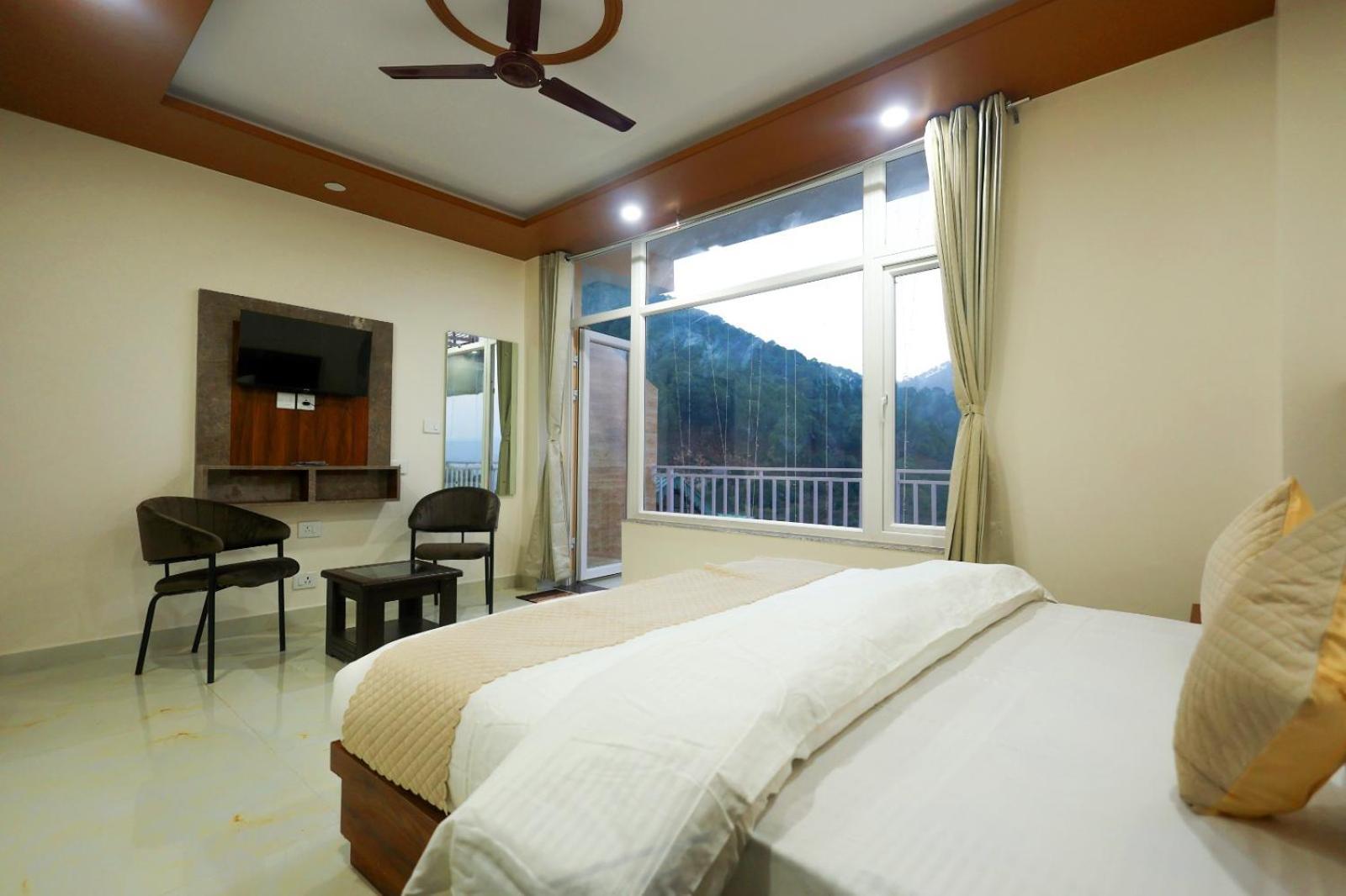 Mountain Shadow Hotel Kasauli Exterior photo