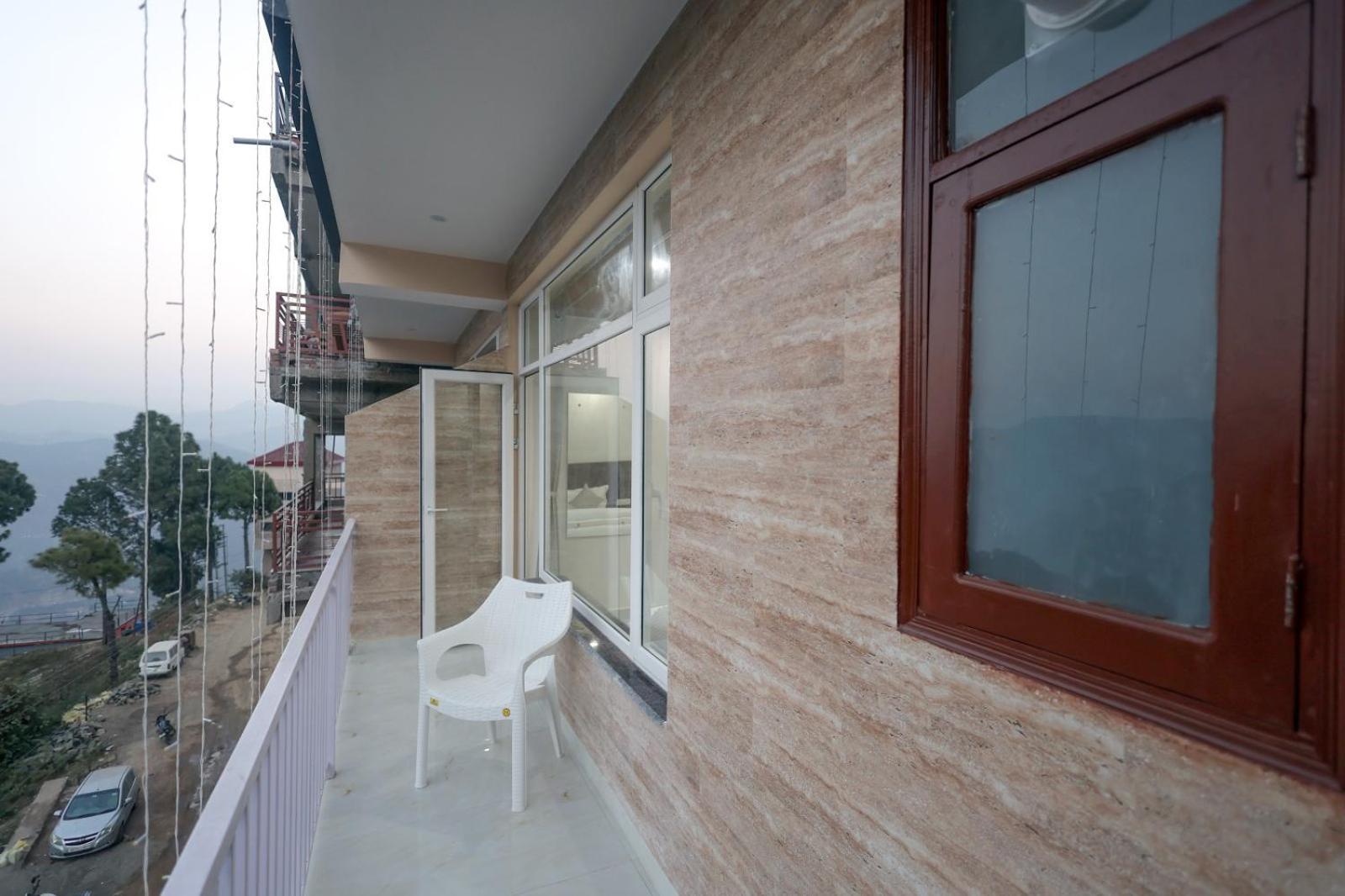 Mountain Shadow Hotel Kasauli Exterior photo